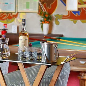https://hotel-the-originals-chateau-de-pizay.hotels-rhonealpes.com
