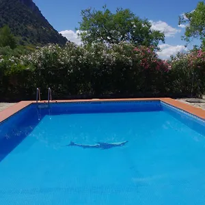 Barreras Сasa de vacaciones El Gastor