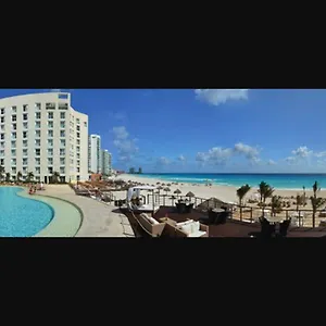 https://sunset-royal-beach-resort.quintano-roohotels.com